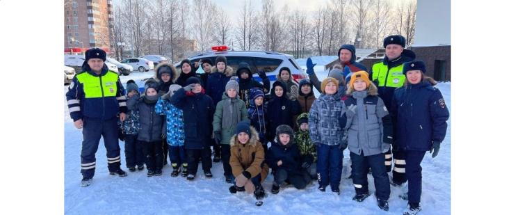 Автоинспекторы Татарстана провели познавательное занятие по правилам безопасного поведения на дороге