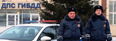 В Красноярске инспекторы ДПС помогли доставить в больницу маленького ребенка, которому требовалась срочная медицинская помощь
