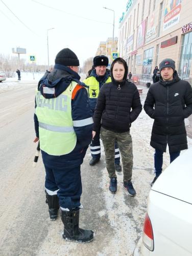 Общественные помощники Госавтоинспекции принимают активное участие в службе сотрудников ГИБДД