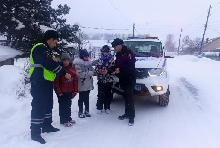 В Томской области сотрудники Госавтоинспекции провели акцию «Световозвращатель - друг пешехода»