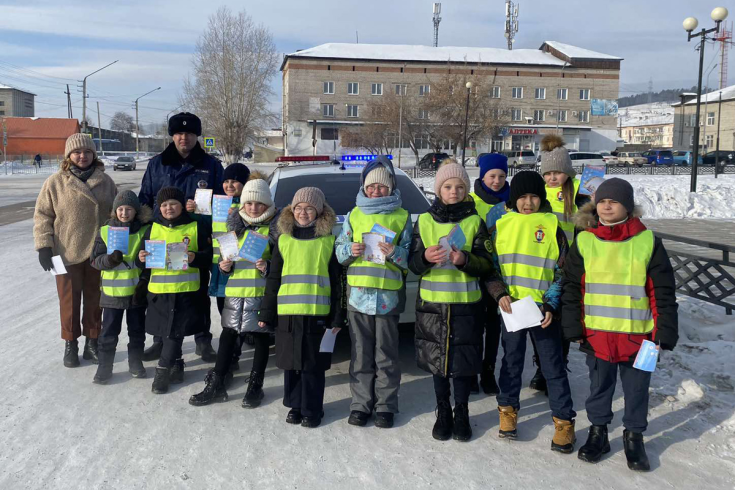 ЮИДовцы Прибайкалья призвали водителей к соблюдению ПДД