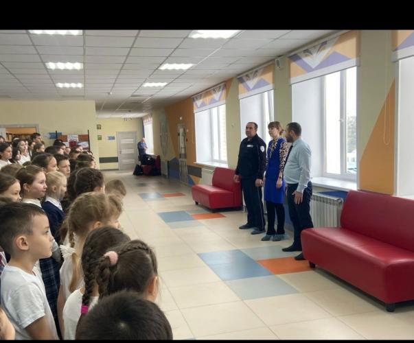 Безопасность ребенка на дороге, безусловно, важная и актуальная тема.
