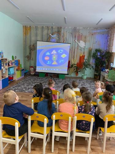 Новошешминские дошколята обожают мультсеанс САКЛА