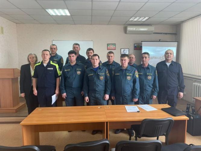 Нурлатские автоинспекторы проводят встречи с коллективами предприятий и организаций района