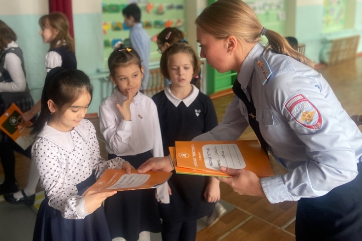 Более 300 школьников Емельяновского района приняли участие в интегрированном курсе по ПДД
