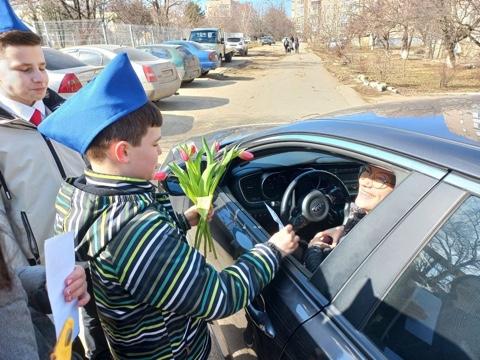 ЮИДовцы приняли участие в акции «С праздником, автоледи!»
