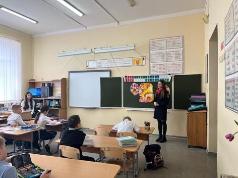 Сотрудники Госавтоинспекции Ростовской области провели профилактическую беседу в гимназии № 12 г. Ростова-на-Дону