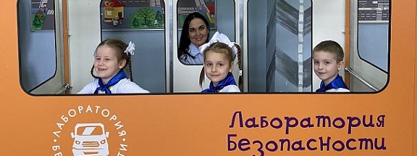 В Новокузнецке состоялся конкурс «Правила дорожные детям знать положено!», в котором приняли участие воспитанники детских садов города