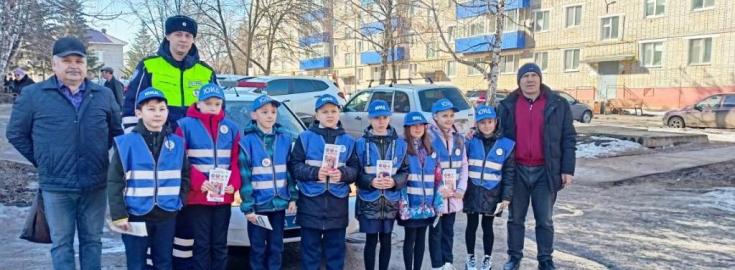 В рамках акций "Внимание, дети!" и "Пешеход" автоинспекторы, работники ГБУ "Безопасность дорожного движения" и ЮИДовцы проверили, как водители и пешеходы соблюдают ПДД