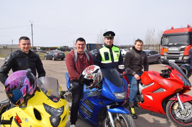 Нурлатские автоинспекторы встретились с владельцами двухколесного транспорта