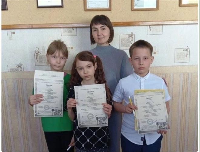 Аксубаевский отряд ЮИД принял участие во Всероссийском конкурсе «Мир дорожных знаков»