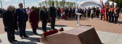Олег Понарьин принял участие в торжественной церемонии возложения венков к памятнику воинам-дорожникам в Подмосковье