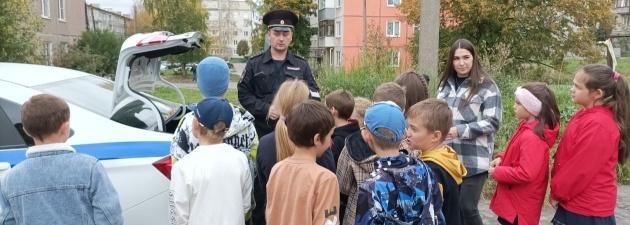 Сотрудники Госавтоинспекции Карелии совместно с «Лабораторией безопасности» продолжают занятия со школьниками