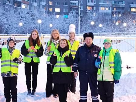 В поселке Ревда сотрудники Госавтоинспекции провели профилактическое мероприятие «Засветись!»