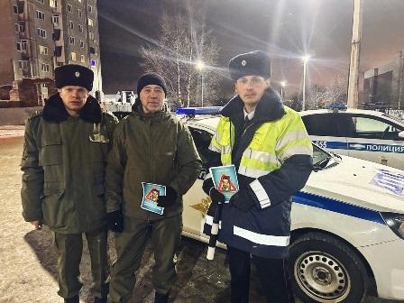 В целях профилактики детского дорожно-транспортного травматизма сотрудники ОГИБДД ОМВД России по Кольскому району провели профилактическую акцию «Пристегните самое дорогое!»