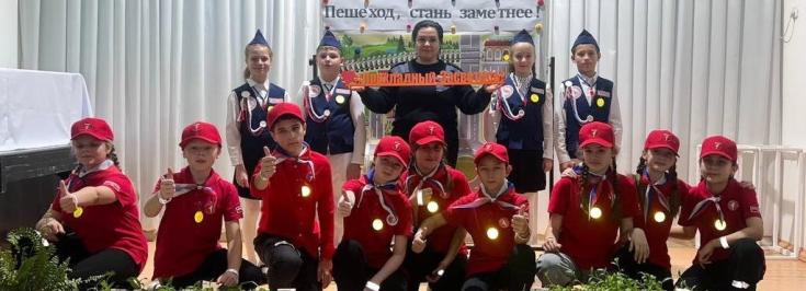 Школьники Кабардино-Балкарии стали участниками театрализованного представления «Время засветиться на дороге»