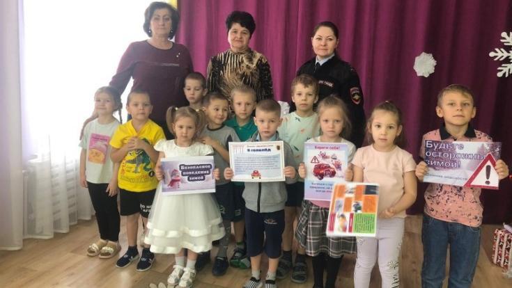 Воспитанники Ютановского детского сада «Ромашка» Волоконовского района изучают ПДД