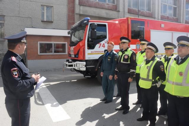 В Екатеринбурге сотрудники ГИБДД провели операцию «Маяк»